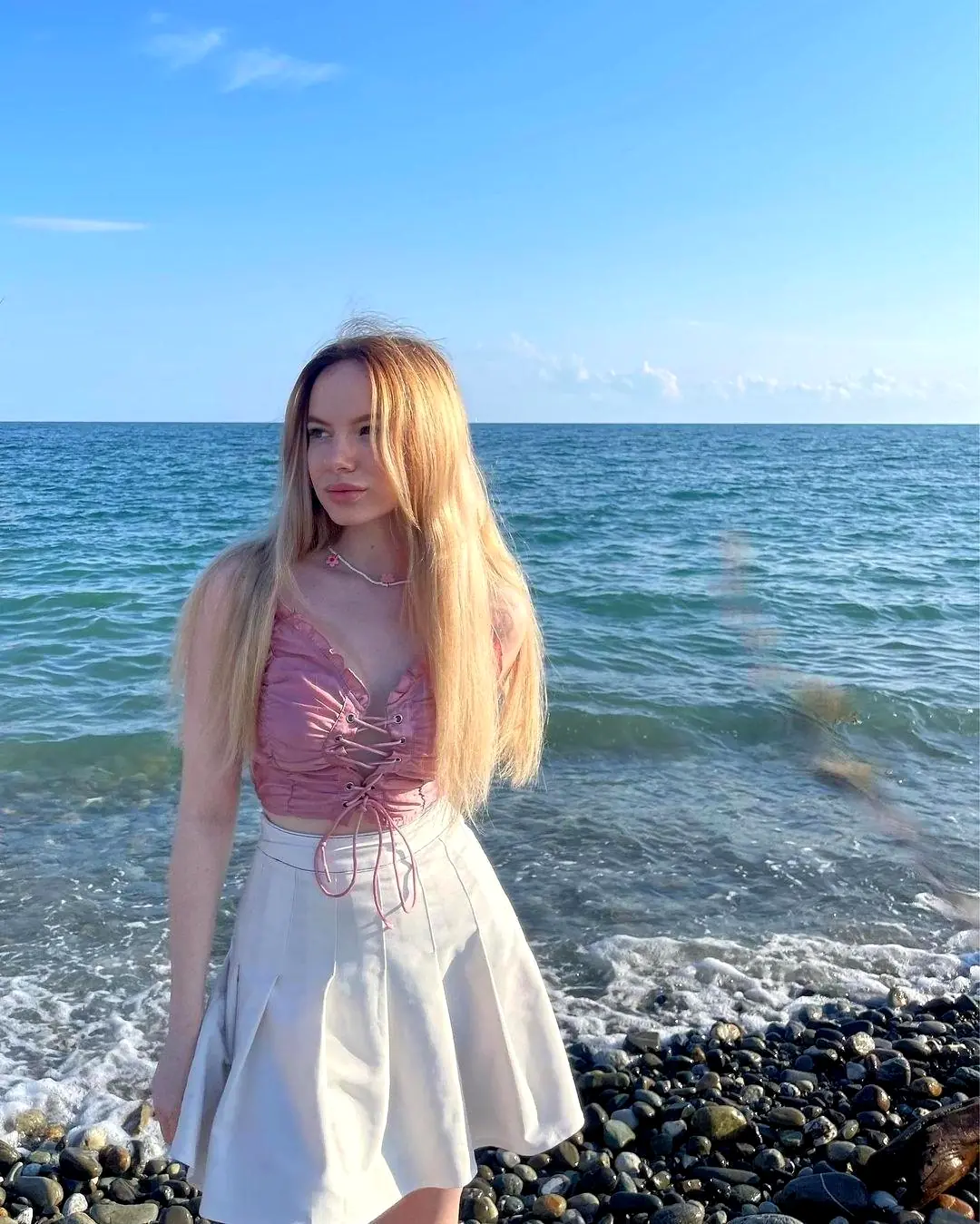 Эскортница Мадина в Алматы - рост 168 см, вес 52 кг, возраст 19 лет